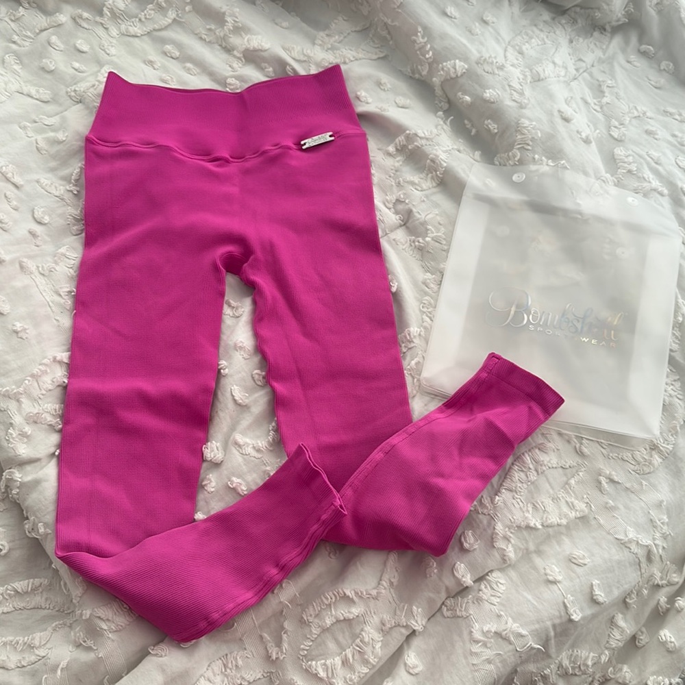 Bombshell Sportswear Fuchsia Leggings